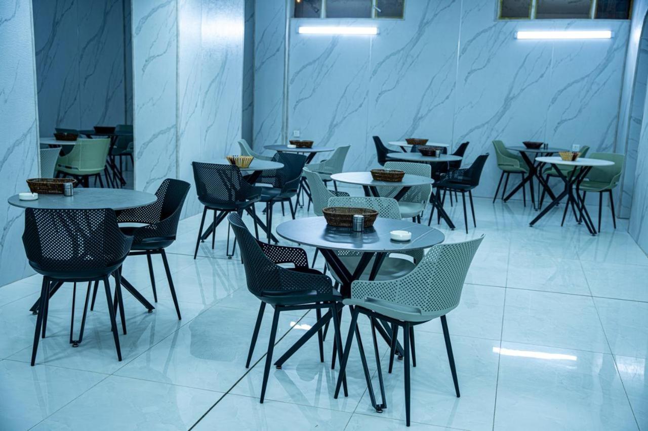 Malik Dijlah Hotel Baghdād Екстериор снимка