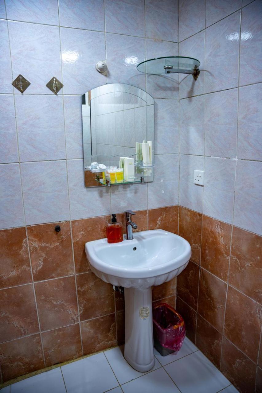 Malik Dijlah Hotel Baghdād Екстериор снимка