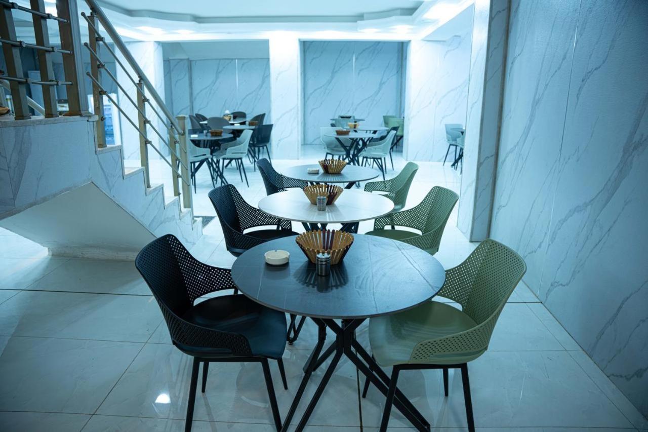 Malik Dijlah Hotel Baghdād Екстериор снимка